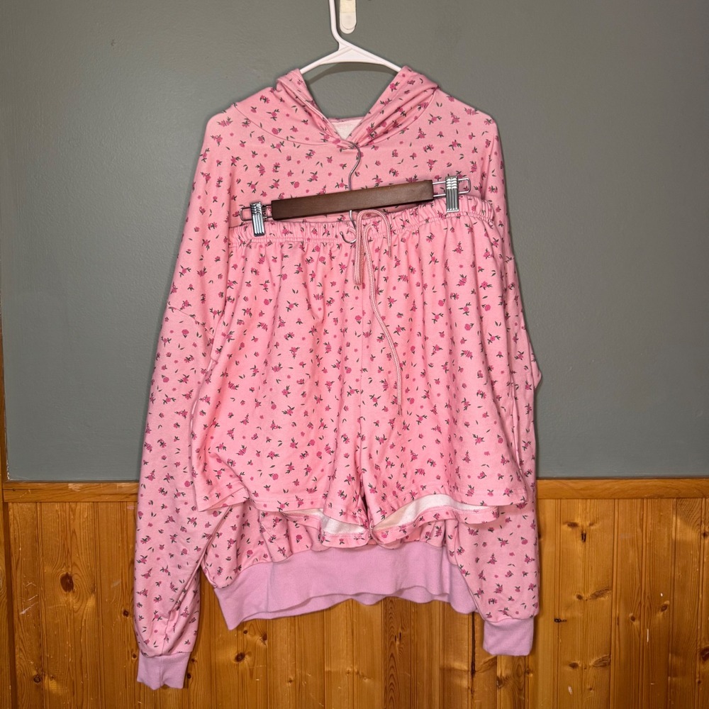 Remi & Friends Pink Floral Print Hoodie & Shorts